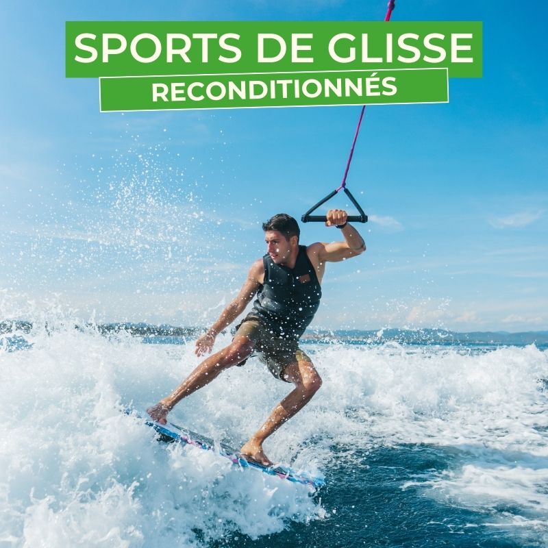 Jeune homme faisant du wake board